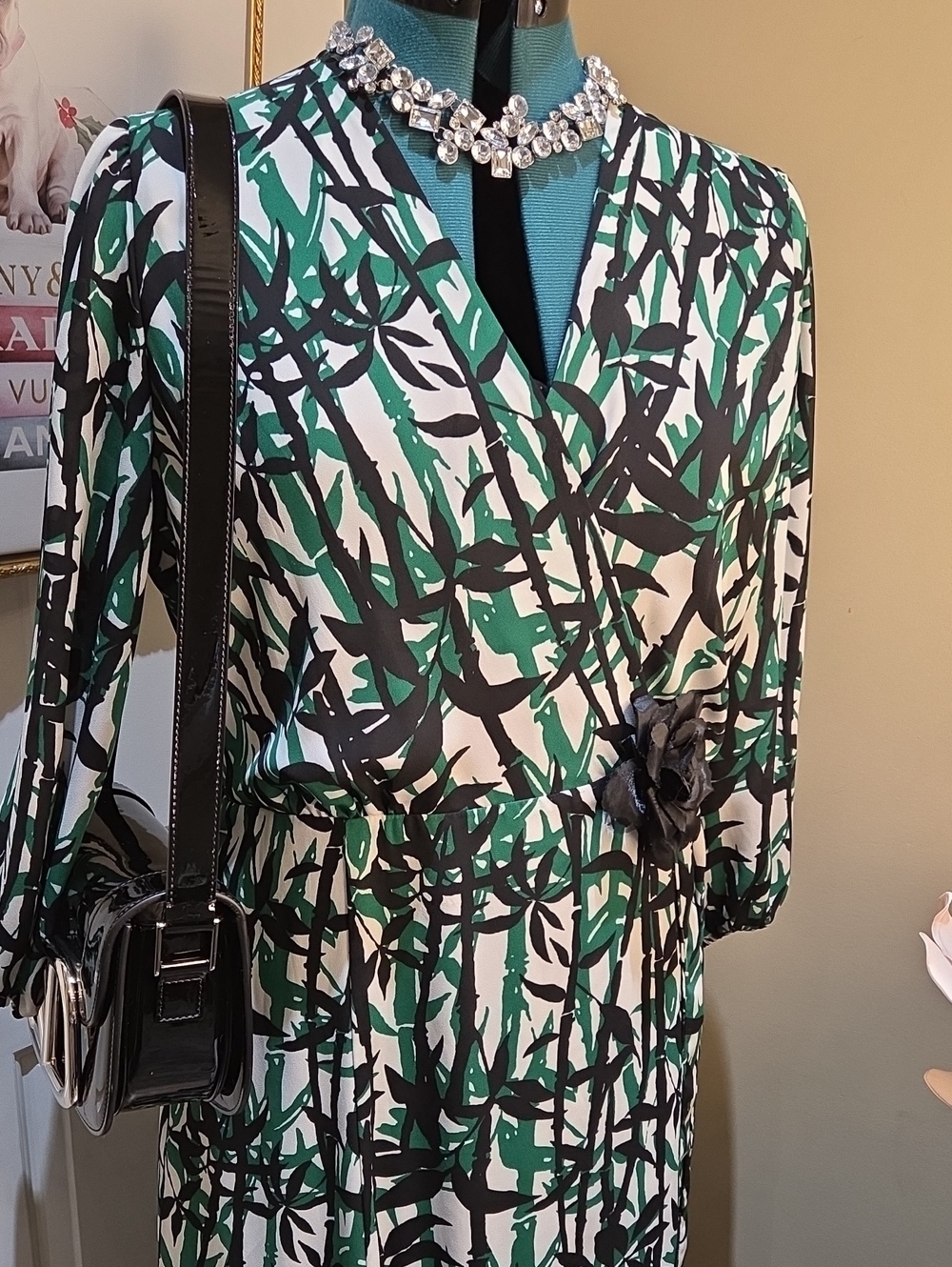 Nwot Large Eva Mendez Green & Black Abstract Wrap Dress - Picture 3 of 17